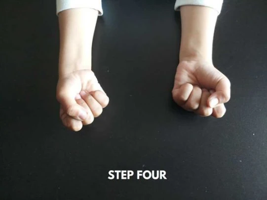 Step 4: closing the fingers back to the resting position